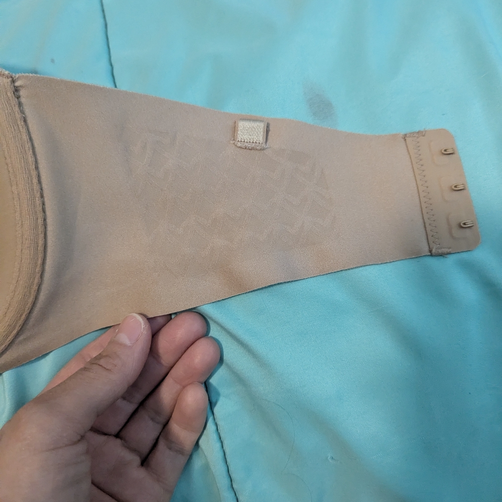Victoria Secret Seamless Tan Strapless Bra - Picture 7 of 10
